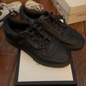 adidas calabasas Black Low-Top Leather Sneakers